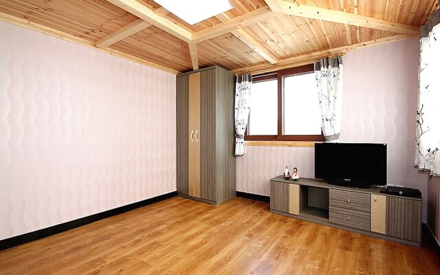 Yangyanggwangmyeong Family Pension