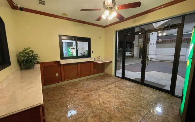 Woodland Inn & Suites