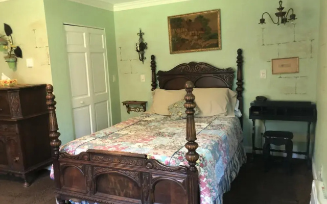 Munro Manor Lodging
