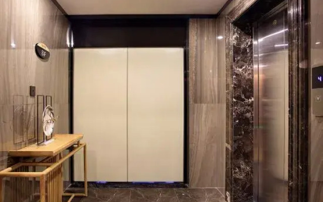 Bowring Light Hotel (Lingui New District Liangjiang Airport)