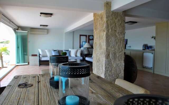 Villa Alex by Amy Villas