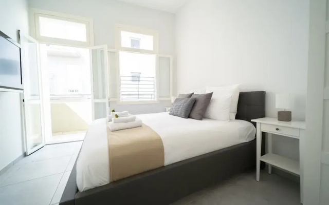 YalaRent Boutique apartments in Jaffa's flea market - Families only