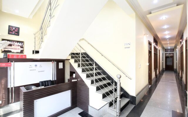 Hotel Dhingra Residency