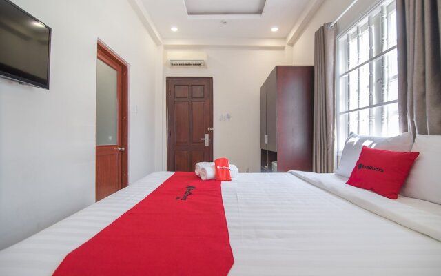 RedDoorz Premium near Bai Sau