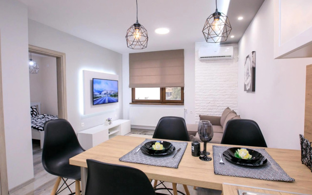 Babylon Park Apartment