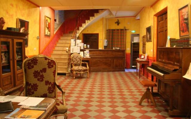 Hôtel Les Arcades Le Lion D'or