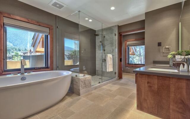 LuxuryÂ 4br  Steps From Heavenly Village & Gondola 4 Bedroom Condo by RedAwning