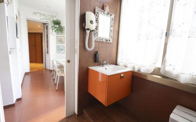 Trastevere 2 BR Cozy Apartment