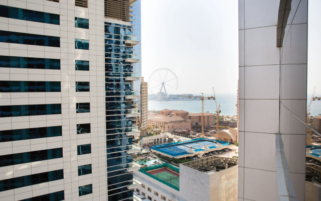 Apartment With Stunning Views In Dubai Marina