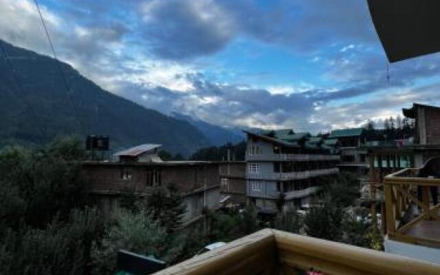 YOLO Backpackers Hostel
