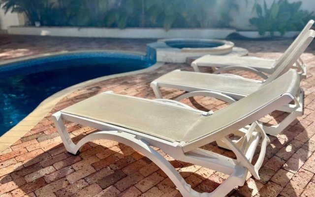Breezy “Hacienda” w/pool - 4bed in Gated Resort