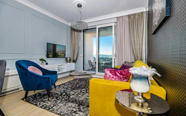 DiVine Luxury Apartment Purple