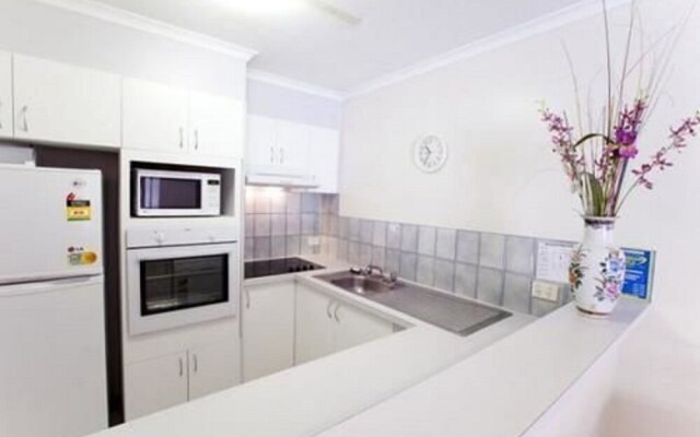 Cannes Court Holiday Apartments