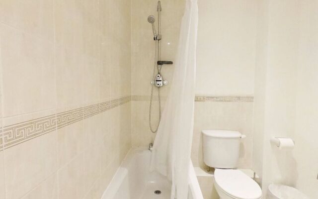 Central Spacious & Stylish Apartment