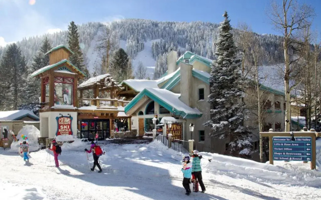 Alpine Village Suites