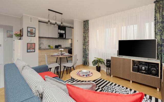 Stylish Apartment in Żoliborz by Renters