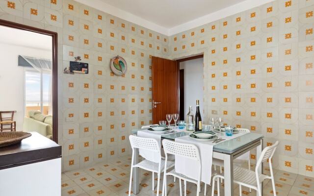 Pleasant Holiday Home in Donnalucata near Spiaggia Micenci