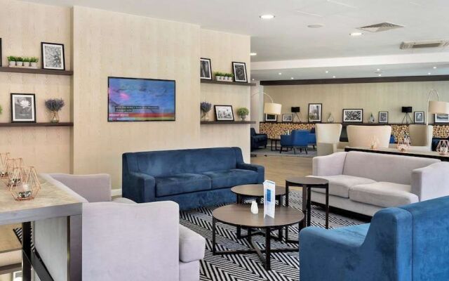 Holiday Inn Express Leigh - Sports Village