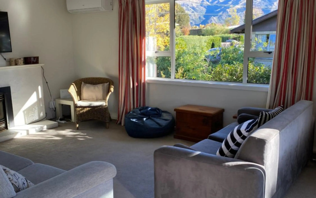 Amazing Aubrey, a short walk to Bremner Bay – Guest Rooms – Wanaka