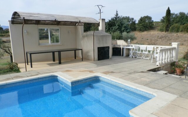 Villa With 3 Bedrooms In La Tour D'aigues, With Private Pool, Furnished Garden And Wifi