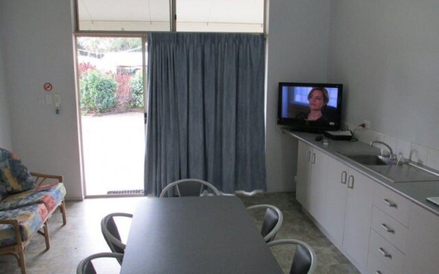 Poona Palms Caravan Park