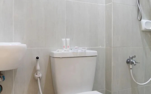 OYO 165 Circle-b Apartelle & Suites (Vaccinated Staff)