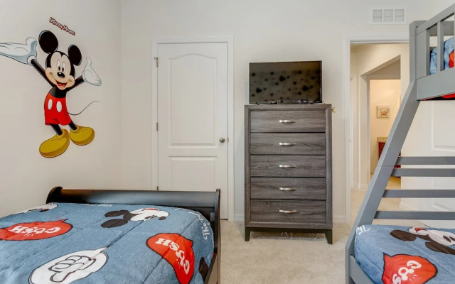 7 Bed 5 Ba Villa with Games, Pool & Spa