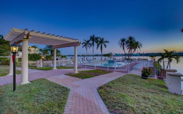 Palm Bay Club - Bay 7