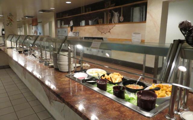 Maingate Lakeside Resort