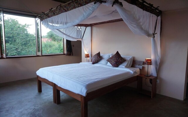 Kikonko Lodge