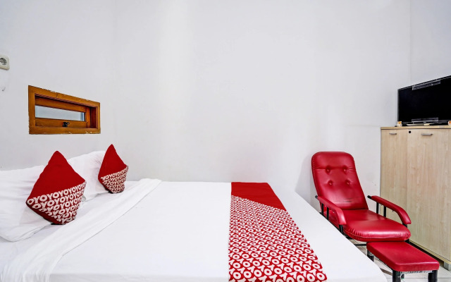 OYO Life 92030 Ef Palm Guest House Family