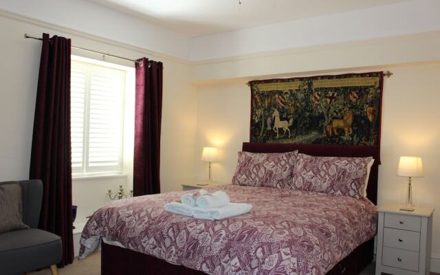 Raven Haven Glastonbury