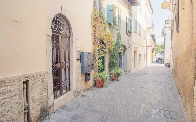 Old Town Alley - Italian Homing