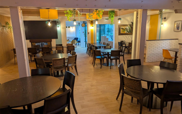 Hotel Kyriad Reims Est Parc des Expositions