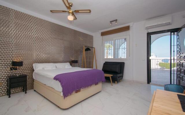 087 Design Studio - Alicante Holiday