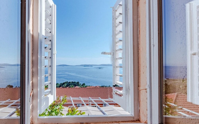 Beautiful Home in Mokalo With Wifi and 2 Bedrooms