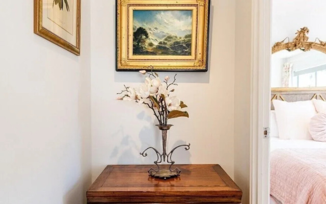 The Vintage Cottage