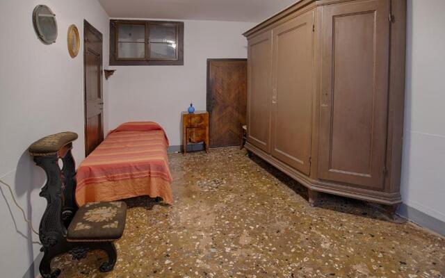 Vintage Venice Apartment