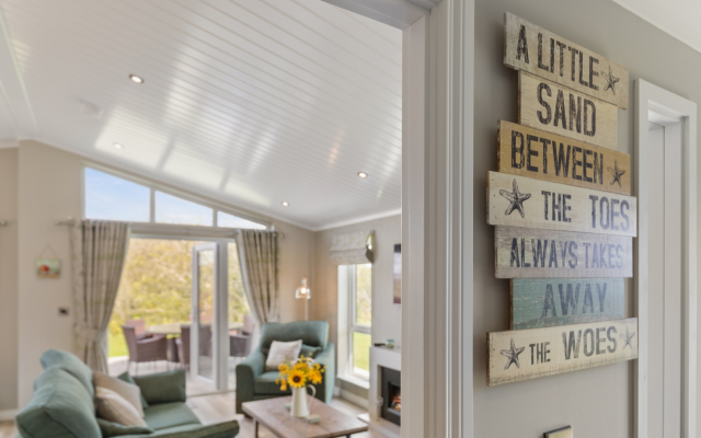 Trevelyn Lodge - Luxury Lodge Hot Tub Close to Beach