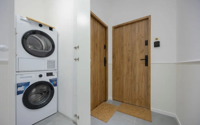 Elegant Studio for 4 by Renters