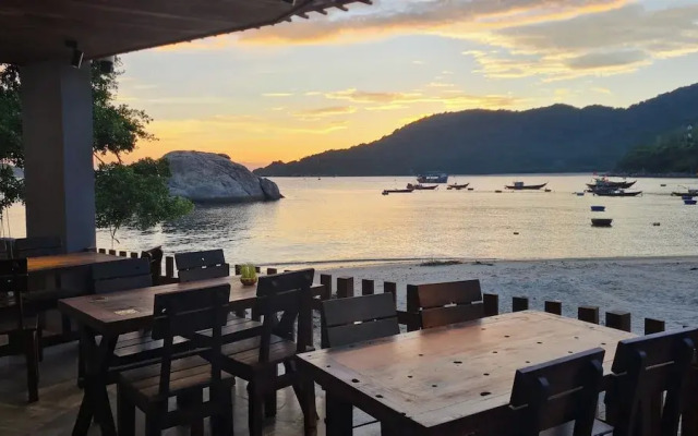The Coral Homestay & Pub