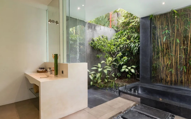 Villa Alice Dua by Villa Finder