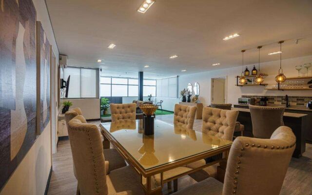 First Class Hotel