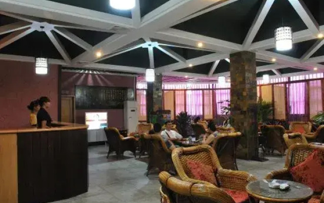 Cuiyuezhuang Countryside Hotel