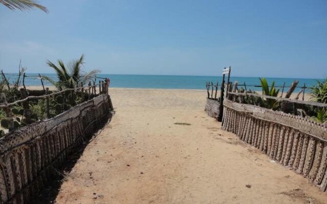 Star Rest Beach Hotel Arugambay