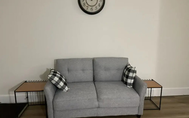 Entire Unit-5min to M&TBank Camden Yards