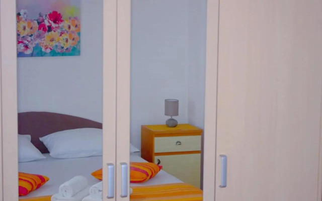 Apartment Ema