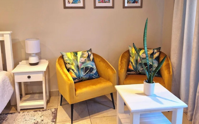 Ivy Place Studio Apartment