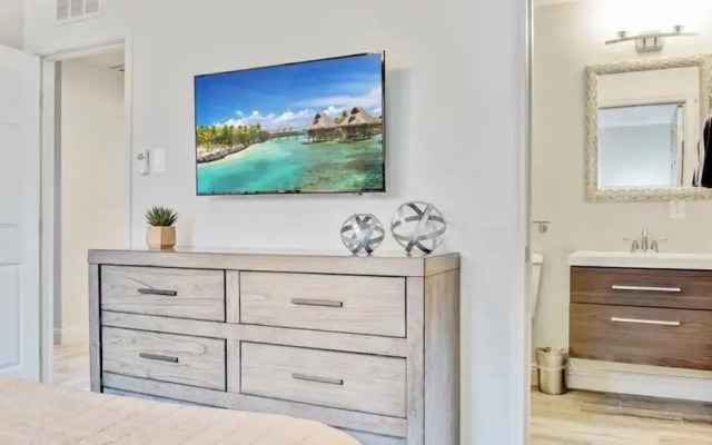 Amazing 4-bdrm W/backyard Paradise in Scottsdale!