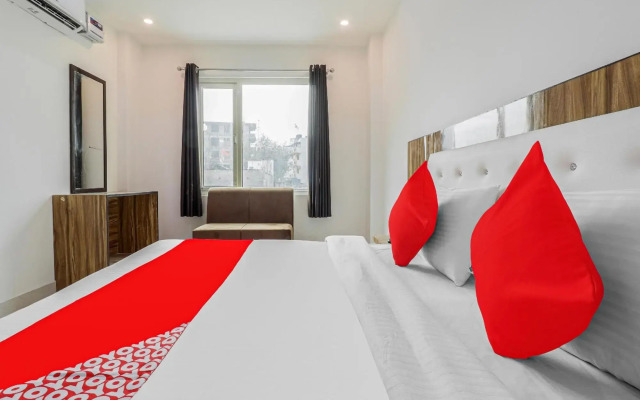 OYO Flagship 86255 Hotel Elite Inn
